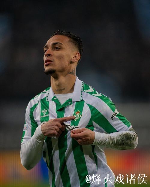 罗马诺:弟媳计划冬窗自由转会离开弗鲁米嫩塞,寻求重返欧洲 罗马诺:弟媳计划冬窗自由转会离开弗鲁米嫩塞,寻求重返欧洲